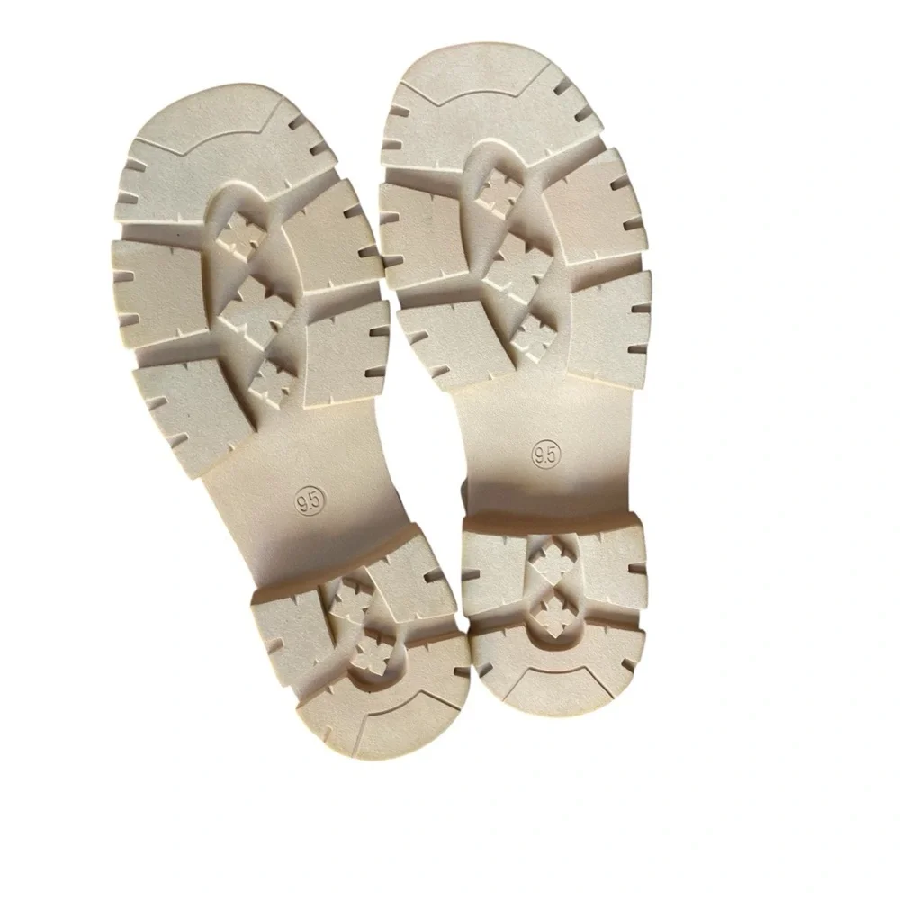 Wild‎ Pair Women's Beige Chunky Sandals NIB
